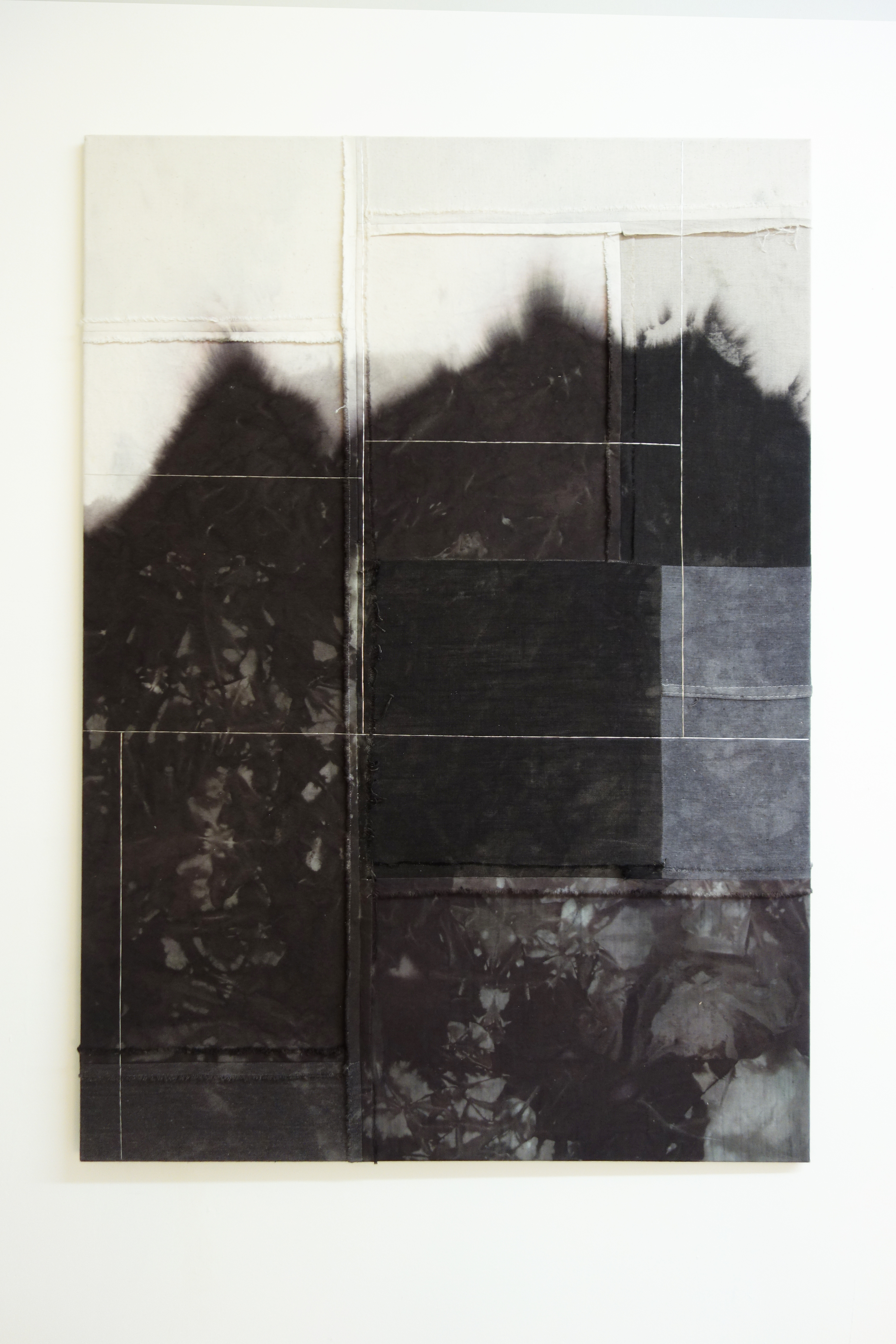 Alexander Wolff, Untitled, 2011, 48″ x 33″, fabric dyes and yarn on drop cloth, canvas, linen. Image courtesy of the Et al.