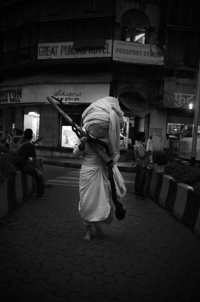 Bhramana II, 2012 Documentation of performance, Photography: Niyati Upadhya Courtesy: The artist and Chatterjee & Lal 