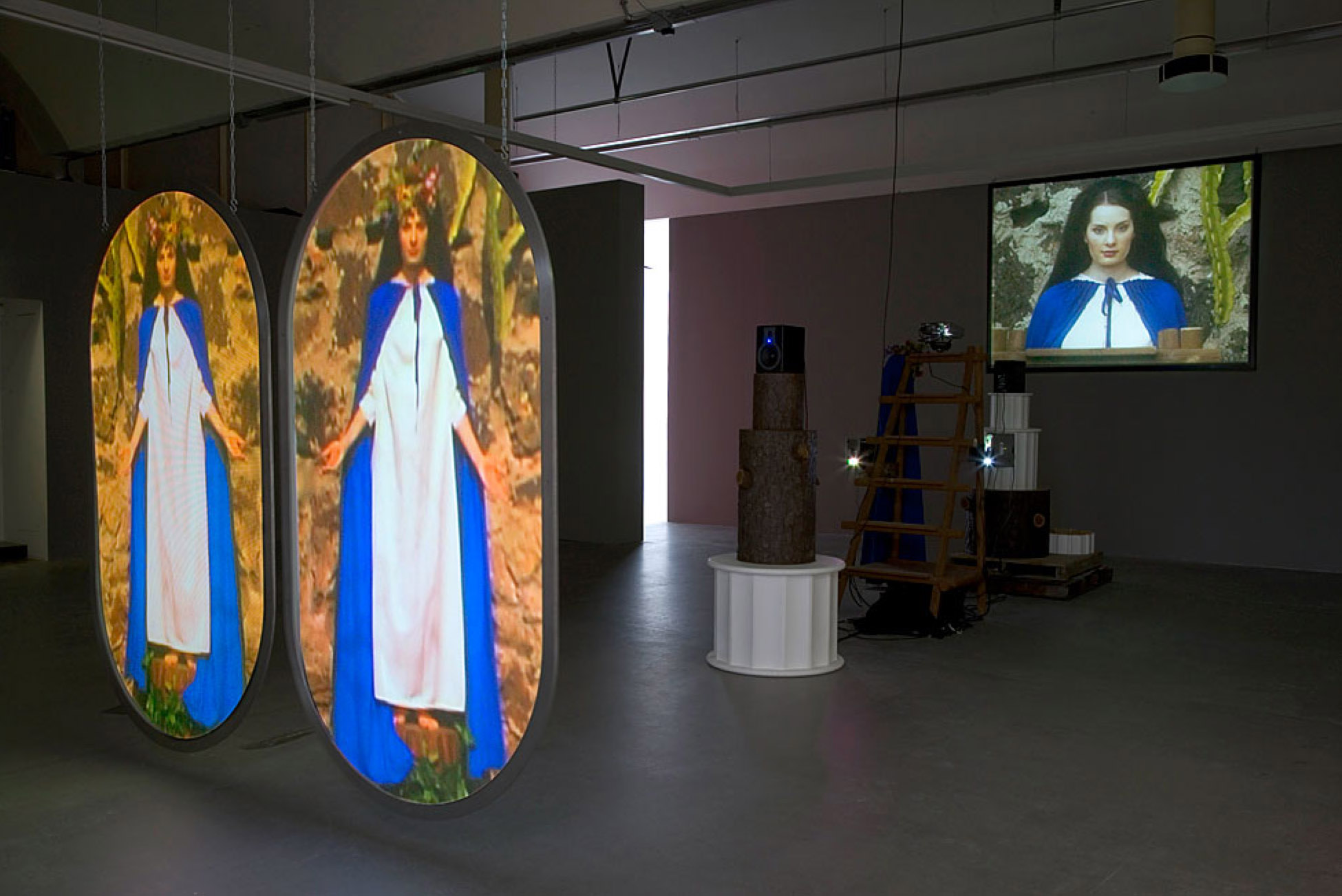 Mike Kelley, Switching Marys, 2004-2005, mixed media with video projections, 190.5 x 261.6 x 810.3 cm, Stedelijk Museum, Amsterdam, photo: Fredrik Nilsen, courtesy Mike Kelley Foundation for the Arts.