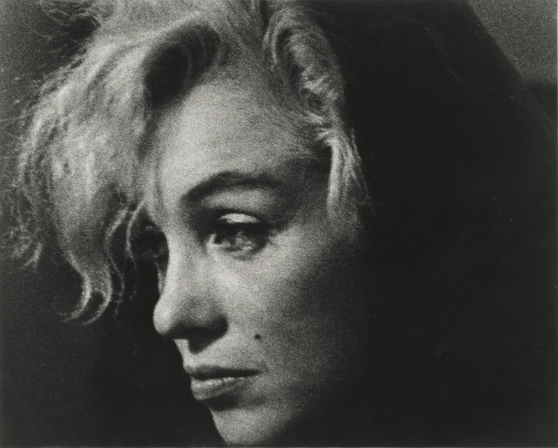 Arnold Newman, "Marilyn Monroe, actress and singer," Beverly Hills, California, 1962. Gelatin silver print. 14 ¾  x 16 ¾ in. Courtesy of the Contemporary Jewish Museum, San Francisco.