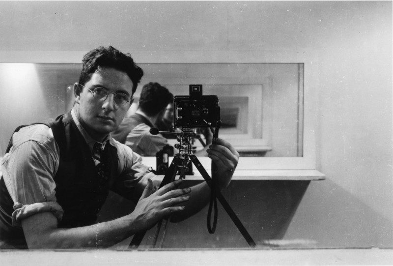 Arnold Newman, "Self‐portrait," Philadelphia, 1938. Gelatin silver print. 14 ¾ x 16 ¾ in. Courtesy of the Contemporary Jewish Museum, San Francisco.