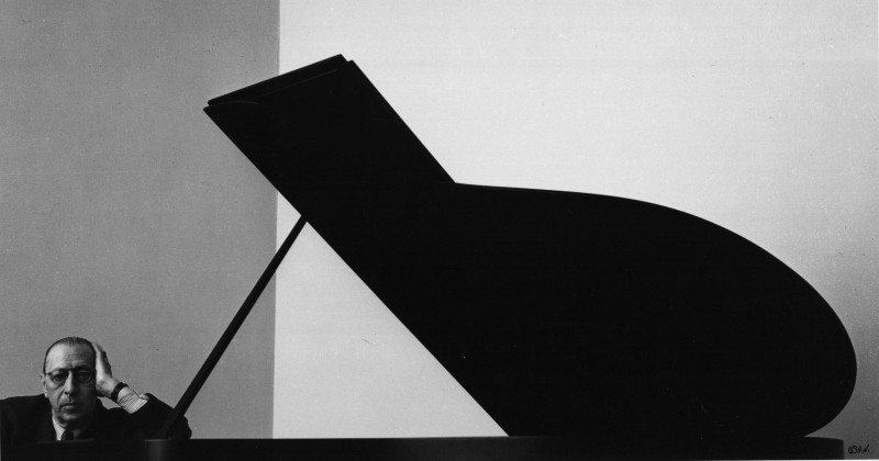 Arnold Newman, "Igor Stravinsky, composer and conductor," New York , 1946. Gelatin silver print. 17 15/16 x 21 1/16 in. Courtesy of the Internet. 
