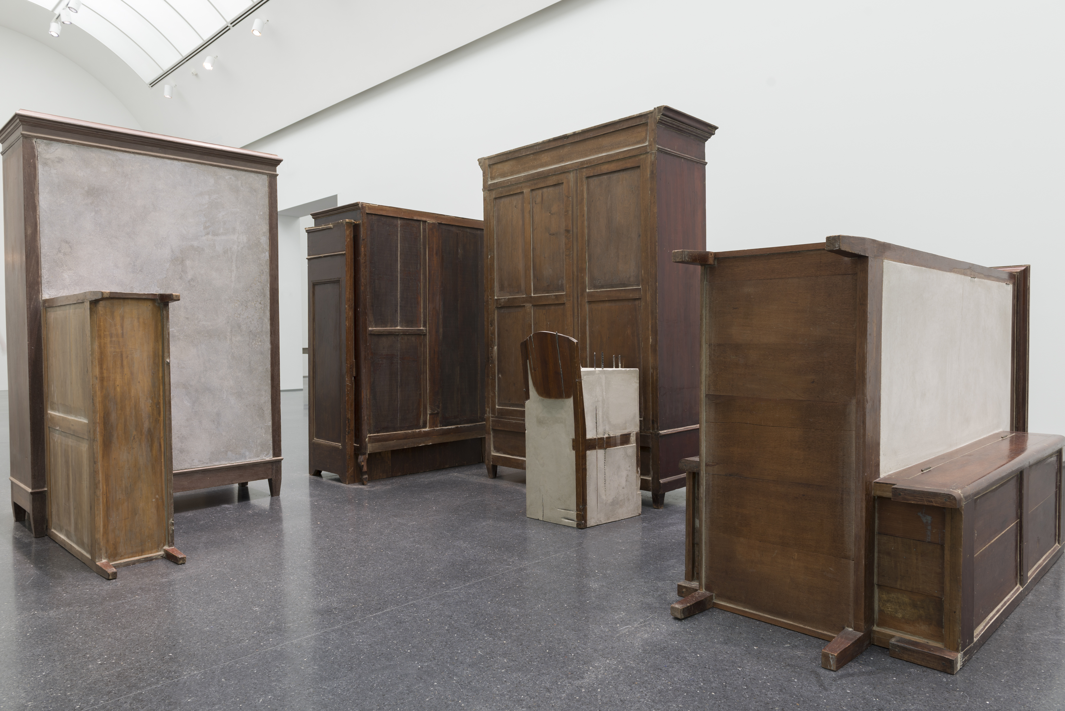 Installation view, Doris Salcedo, MCA Chicago. Photo: Nathan Keay, © MCA Chicago.