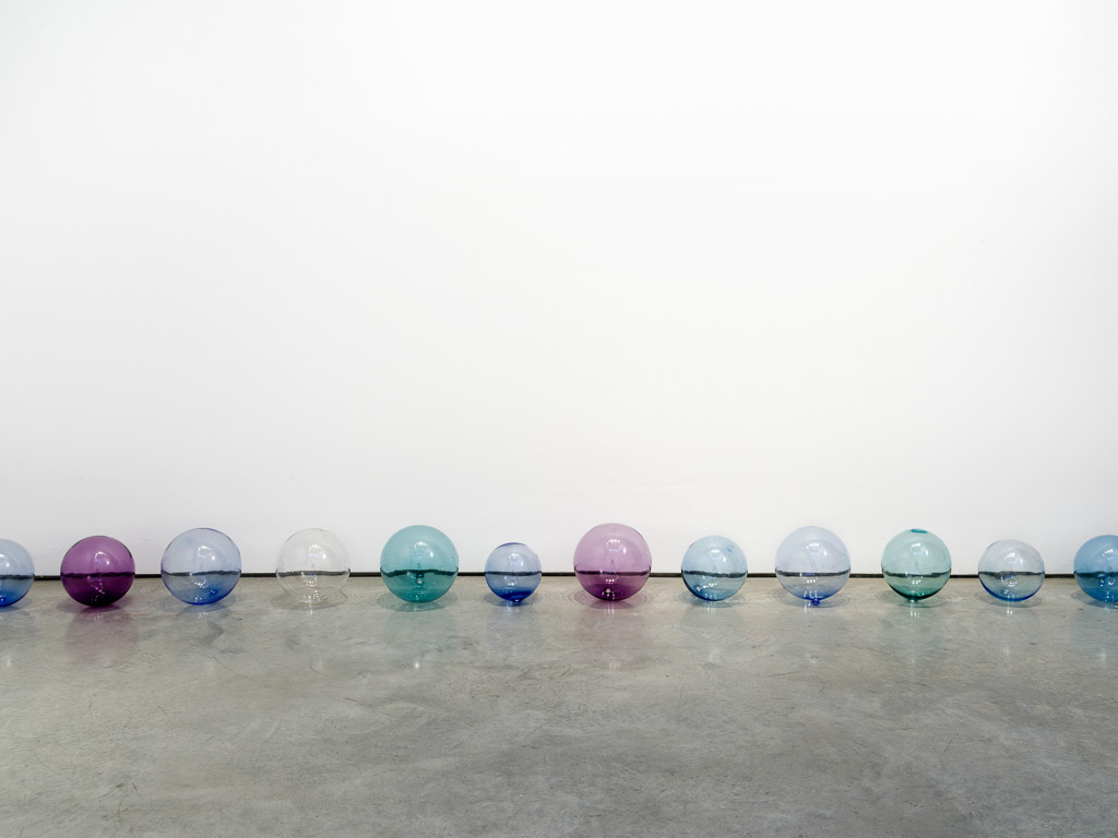 Jeppe Hein, Breath, 2015. 26 glass spheres. Courtesy of 303 Gallery.