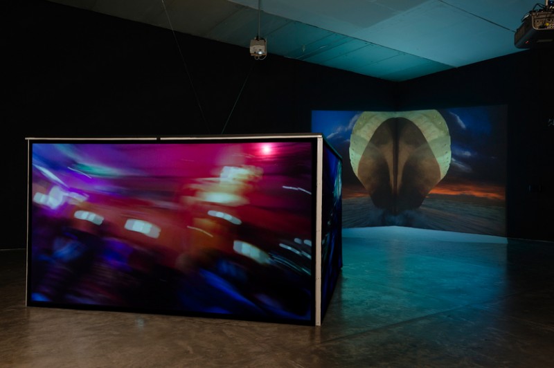 Sarah Minter. Installation view of "Ojo en Rotación" and "Adrift/The Ship," MUAC/UNAM, 2015.