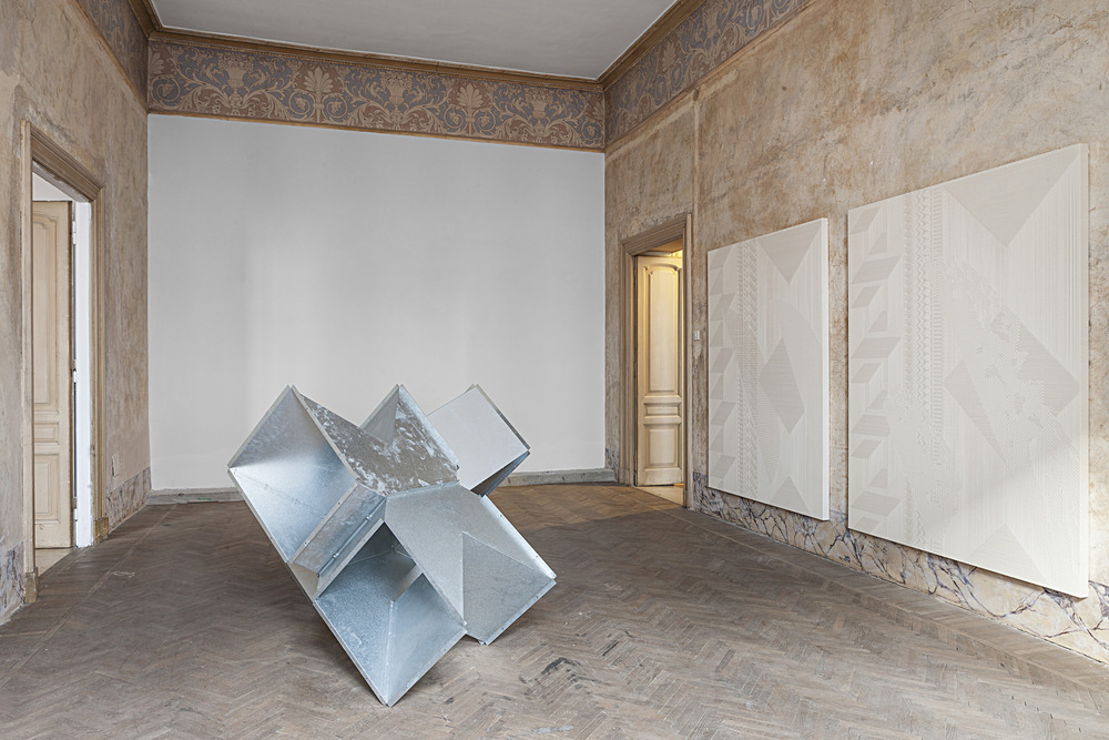 Installation view, Reciprocal Score (Tauba Auerbach and Charlotte Posenenske) at Indipendenza Roma, Rome, 2015. Courtesy of Indipendenza Roma and Standard (Oslo). Photograph by Vegard Kleven.