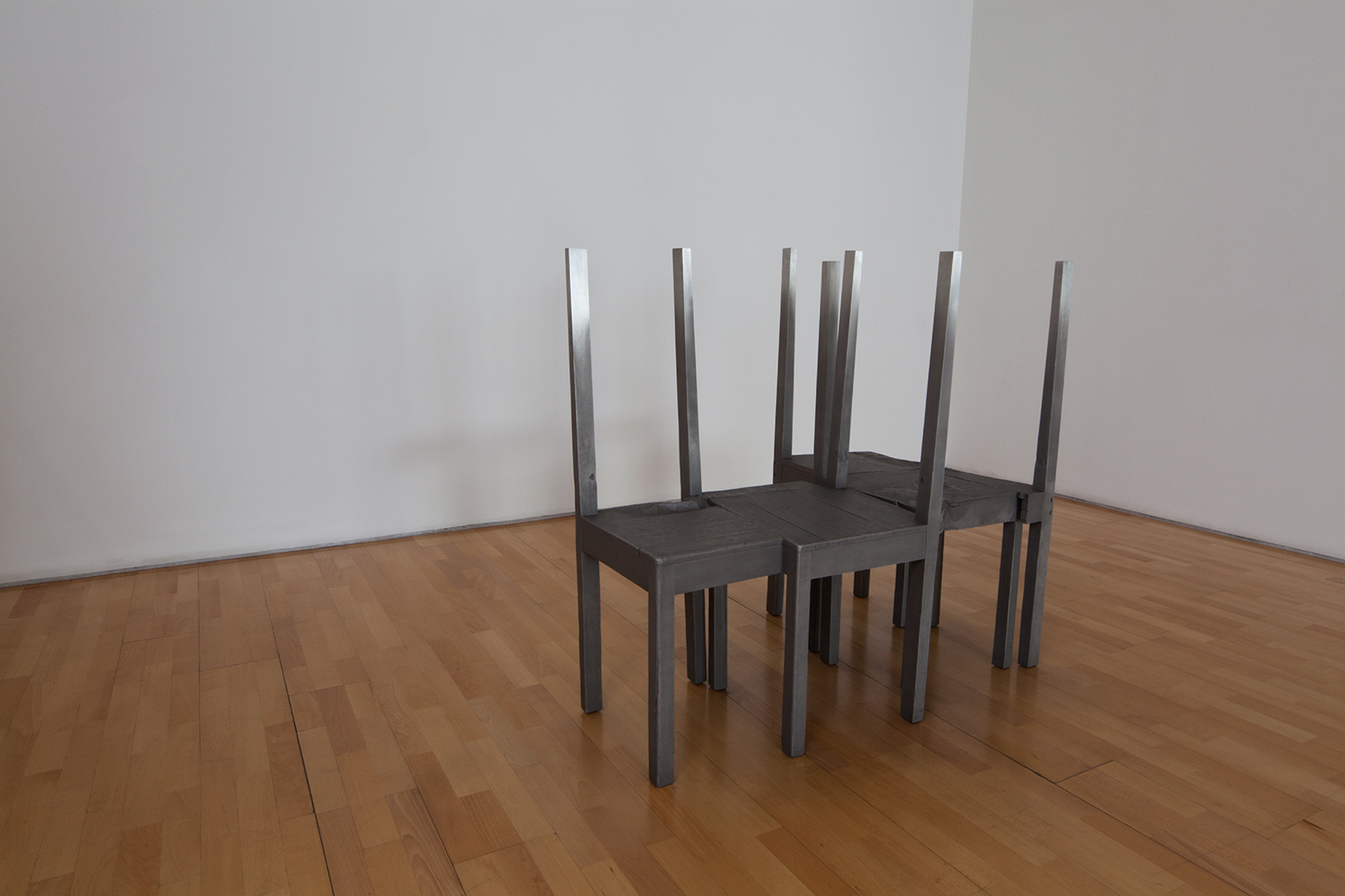 Doris Salcedo, Sin título (C) III, 2005. Stainless steel, 107 x 122 x 70 cm. Collection of Art of the Bank of the Republic 