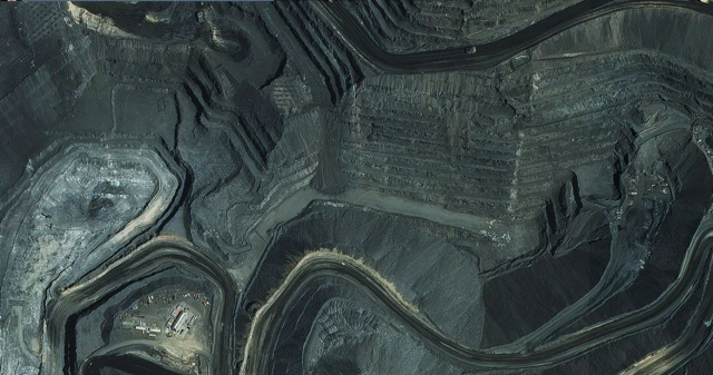 Newmont gold mine outside of Elko, NV. Courtesy of Mapbox and Digital Globe.