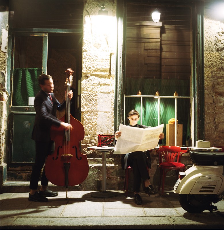 Dissonant music performance in front of the gallery. Photo credits: Jamie Lozoff