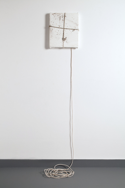 Margie Livingston, Dragged Painting, Small, 2016. Acrylic paint, rope, dirt, 60 x 12 x 10 inches. Courtesy Luis De Jesus Los Angeles